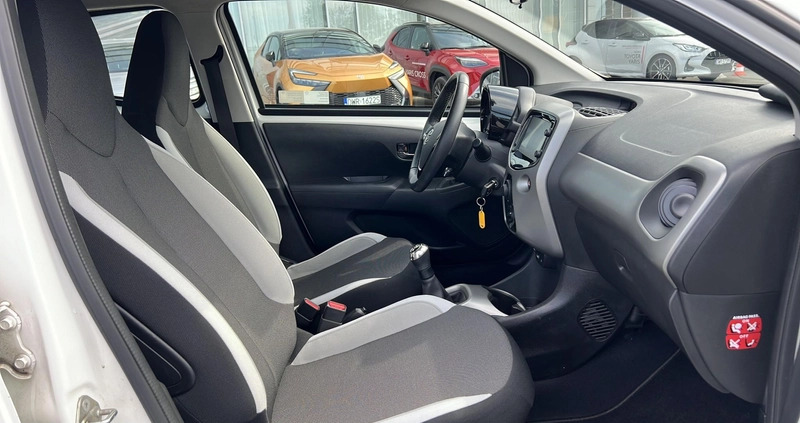 Toyota Aygo cena 42500 przebieg: 60545, rok produkcji 2017 z Miłomłyn małe 301